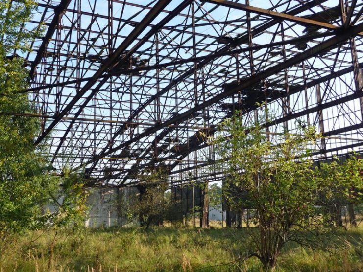 Inside Hangar 2.The airfield Schönwalde was used until 1945 by the German Air Force as an air base. During the Cold War the GSSD settled down.Photo: mr172 CC BY-NC-SA 2.0