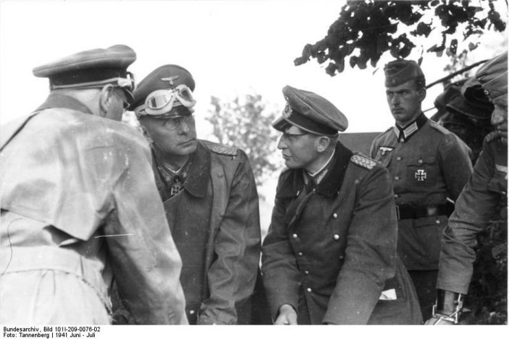 General Hans Reinhardt (second from left) commander of the 3rd Panzer Army of Army Group Centre. Note: Reinhardt wearing Germany’s top award around his neck, the Knights Cross. (BA Bild: 101I-209-0076-02)