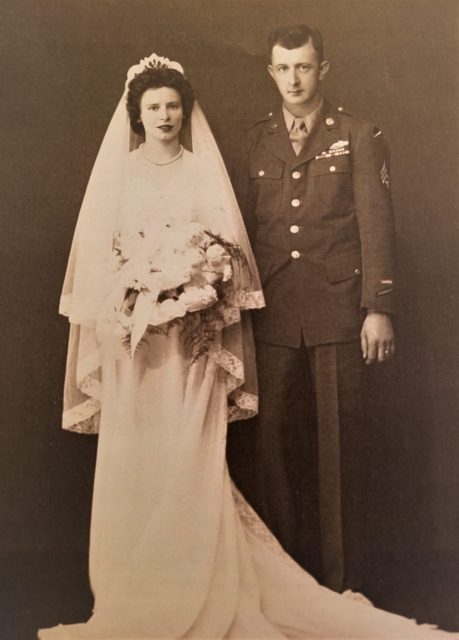 U.S. Army Veteran Leonard and Helen Jaegers, wedding.