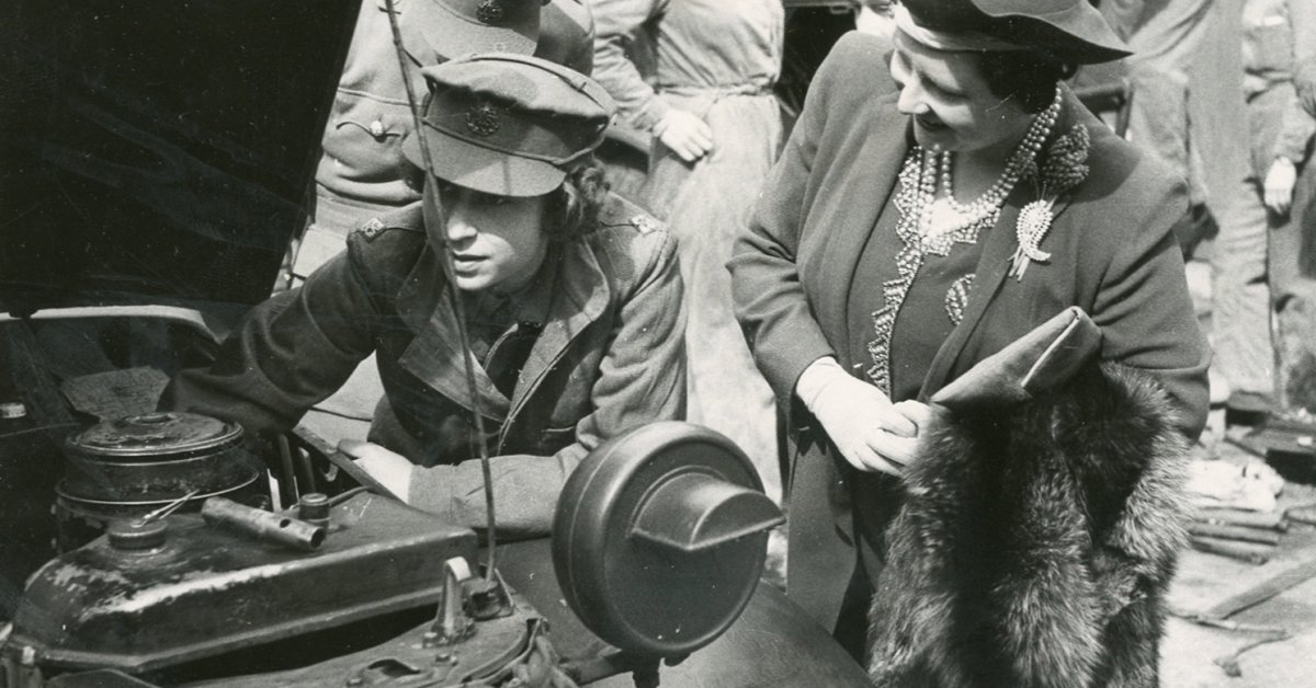 Queen Elizabeth II Here's the Story Behind the Picture