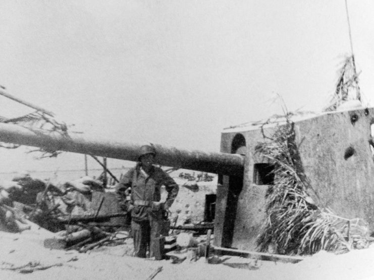 A damaged 4 cm gun, part of the defences of Tarawa.