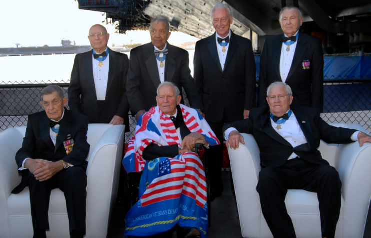 Barfoot (bottom left) poses with six other Medal of Honor recipients in 2008.