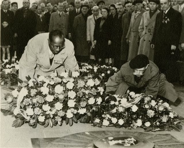 Eugene Bullard laying flowers at the Tomb of the Unknown Soldier in Paris, France