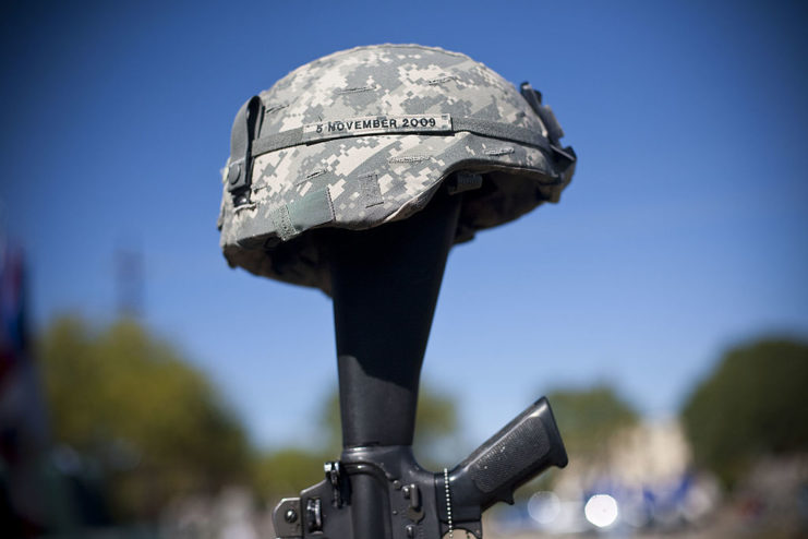 Soldiers memorial for the 2009 massacre at Fort Hood