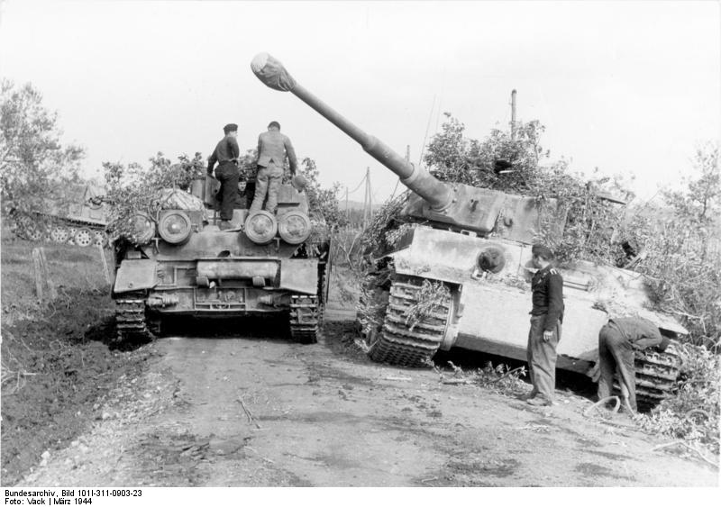 Bei Nettuno, Sturmpanzer "Brummbär", "Tiger I"