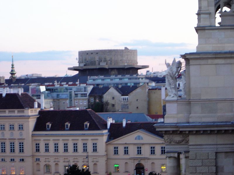 800px-Vienna_flak_tower_DSC02590