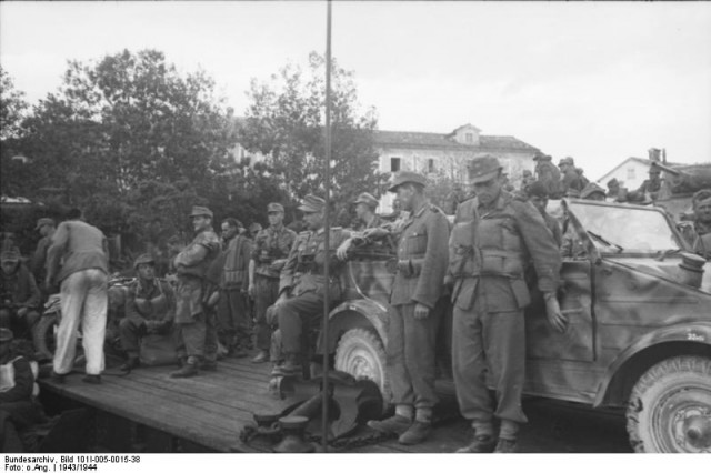 Jugoslawien, Polizeieinsatz, Truppentransport