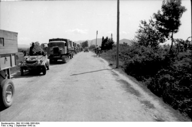 Jugoslawien, Raupenschlepper Ost, VW-Kübel