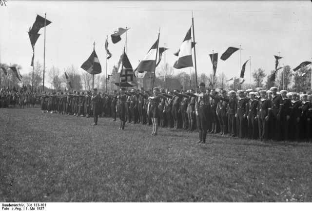 Worms, Hitlerjugend, Appell zur Maifeier