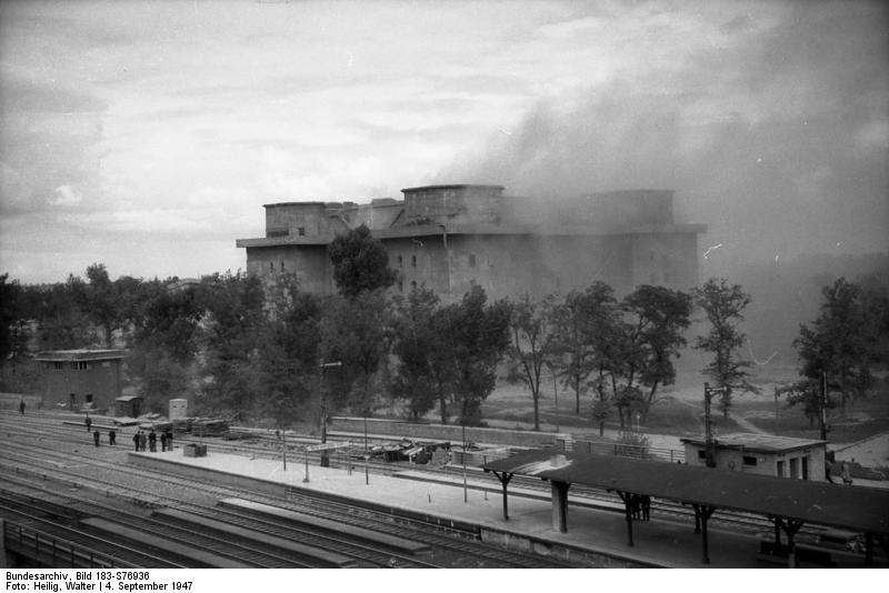 Berlin, Sprengung des Zoobunkers