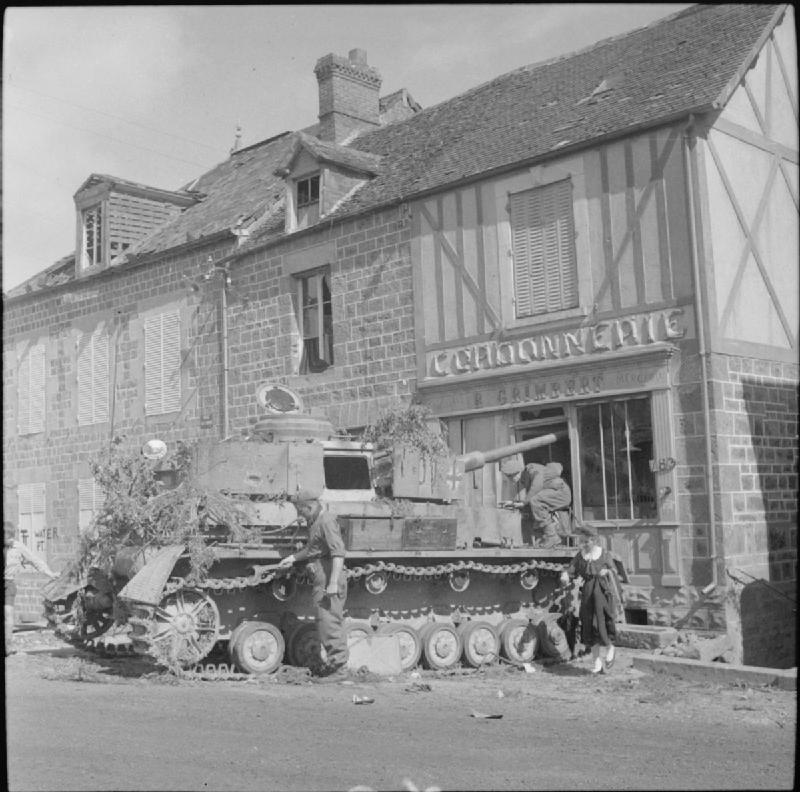 The_British_Army_in_the_Normandy_Campaign_1944_B9475