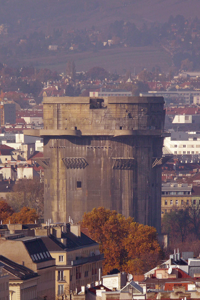 Wien,_FLAKBunker_(8260841579)