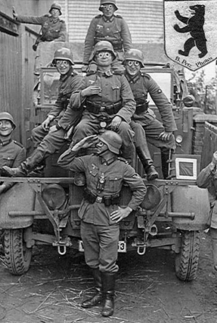 german_soldiers_fave_fun_during_the_wwII_12