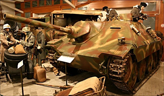 world-war-2-jagdpanzer-38t-hetzer-tank-destroyer-diekirch