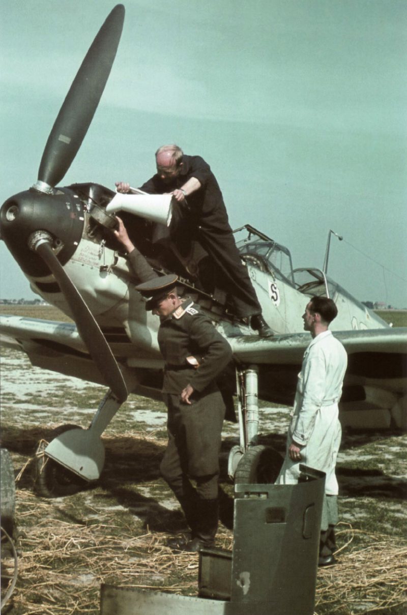 Bf-109E3-7.JG26-(W13+I)-Walter-Blume-Caffiers-France-1940-03