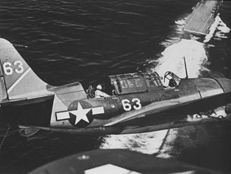 Helldiver SB2 on approach of the Yorktown (CV10)