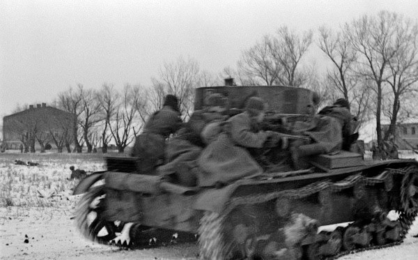 RIAN_archive_606710_Tank_assault_force_in_Korsun-Shevchenkovski_region