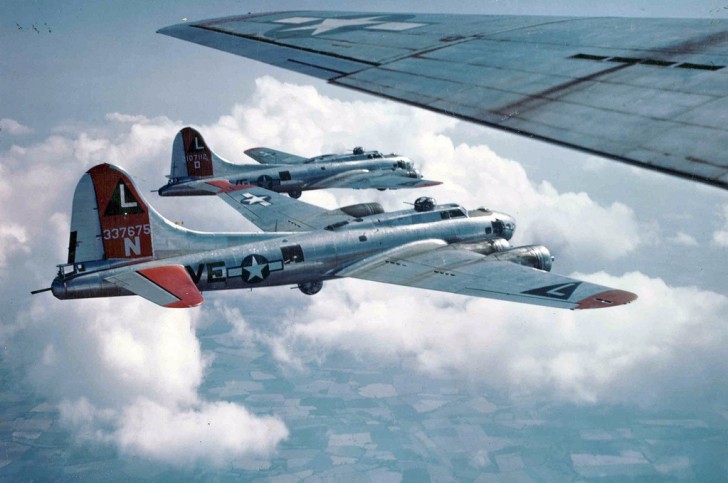 The Mighty Eigth - B-17 Flying Fortress in Formation | War History Online