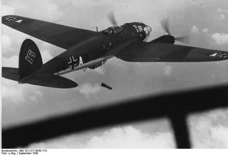 He 111P dropping bombs over Poland, September 1939 (Bundesarchiv, Bild 101I-317-0043-17A / CC-BY-SA 3.0 / Wikipedia)