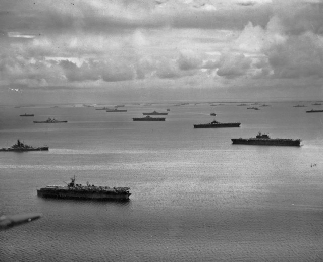 ShipsoftheFifthFleetatanchorinUlithiAtoll_zps6d4be2701