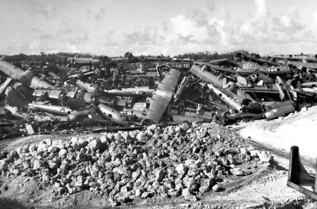 Tinian-scrapped_B-29s_-_1946