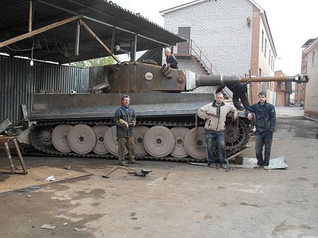 handcrafted_tiger_i_tank_replica_640_42