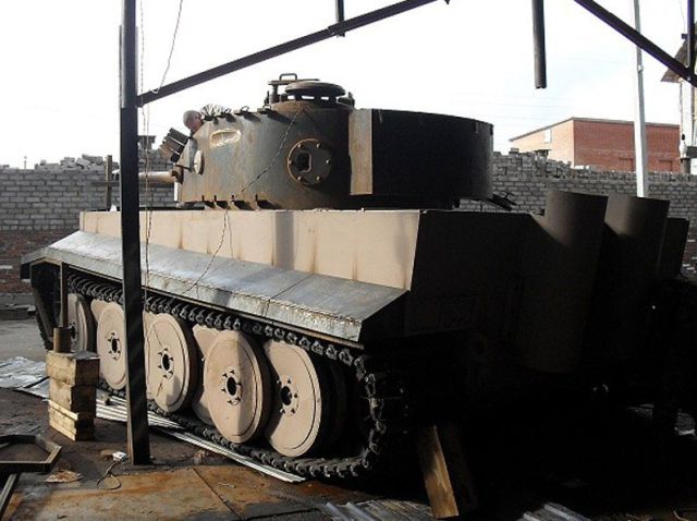 handcrafted_tiger_i_tank_replica_640_44