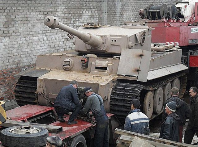 handcrafted_tiger_i_tank_replica_640_51