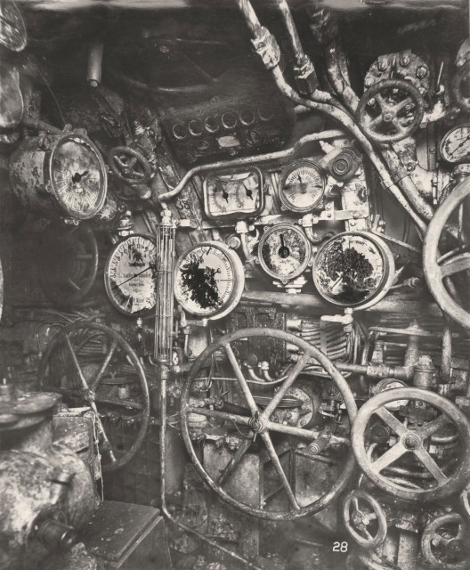 AMAZING IMAGES: The sinking and raising of U-Boat 110 - rare glimpse ...