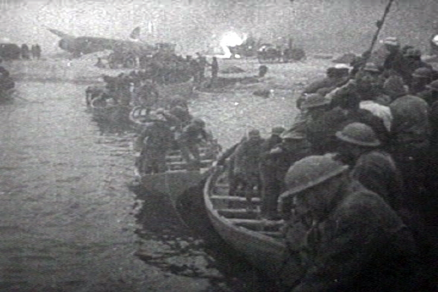 British_troops_lifeboat_dunkerque