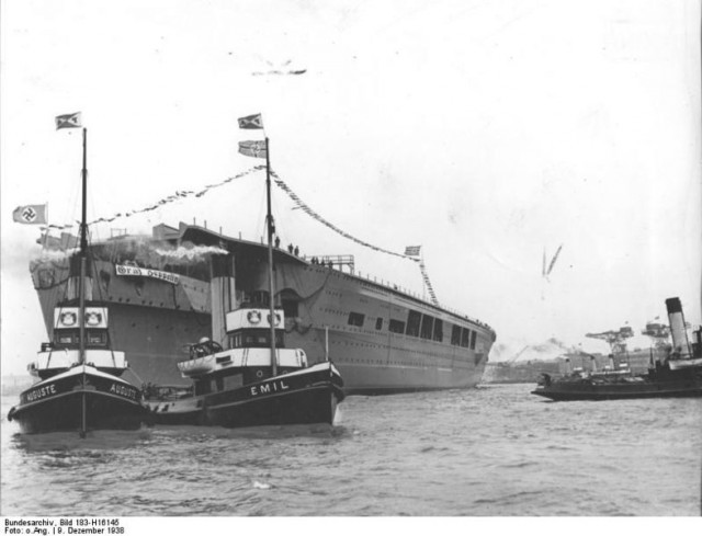 785px-Bundesarchiv_Bild_183-H16145,_Flugzeugträger_-Graf_Zeppelin-