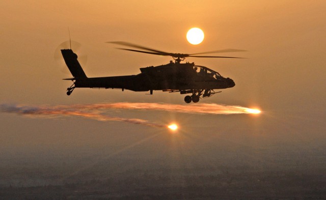 AH-64_firing_flare