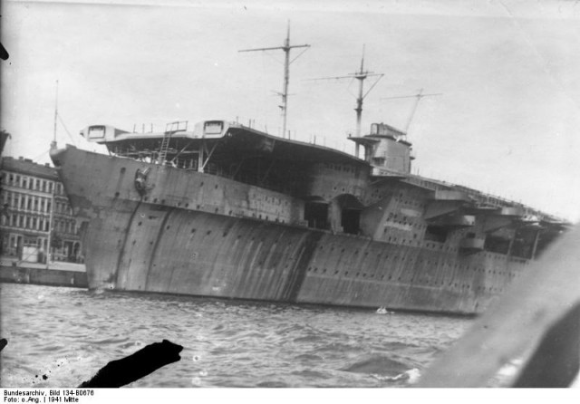 Graf Zeppelin. Flugzeugträger. Stapell.: 8.12.1938 B 676 (R IX E 7845)