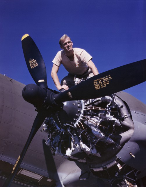 C-47A-DL-Skytrain-engine