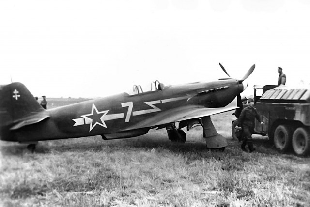 Yakovlev-Yak-3-Normandie-Niemen-White-7-being-refuelled-01