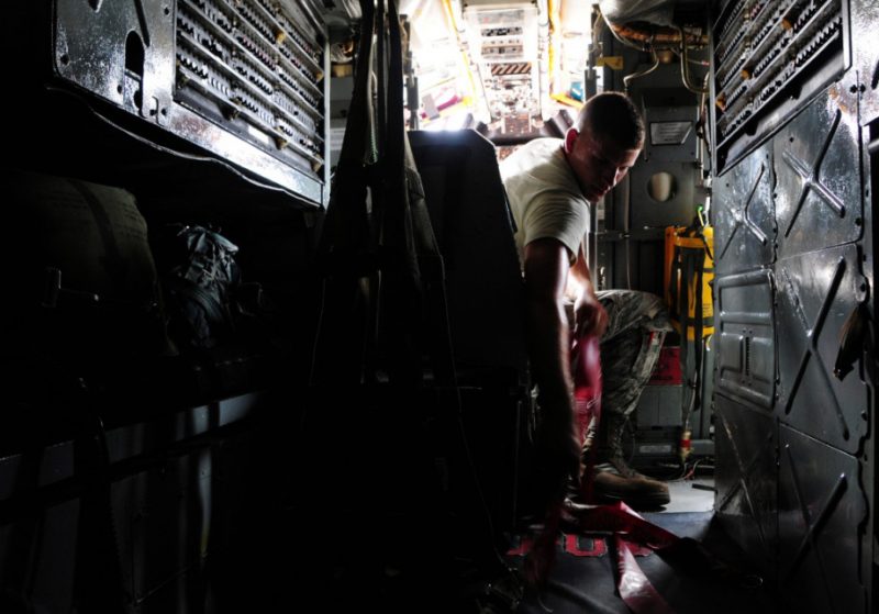 b-52-stratofortress-cockpit-920-23