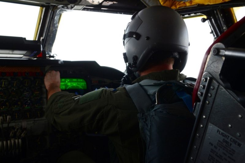 b-52-stratofortress-cockpit-920-29