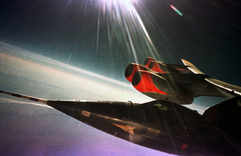 b-52-stratofortress-cockpit-920-30