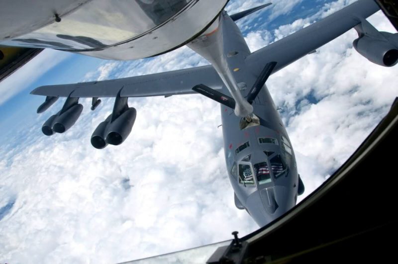 b-52-stratofortress-cockpit-920-34