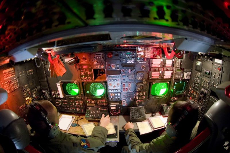 b-52-stratofortress-cockpit-920-40