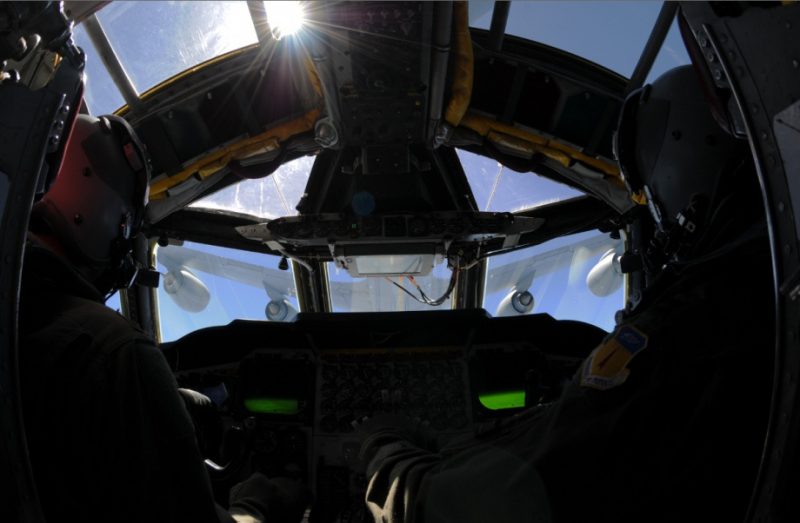 b-52-stratofortress-cockpit-920-48