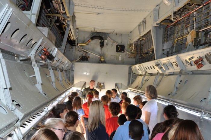 STUNNING! Inside the B-52 Stratofortress in 52 high-res images | War ...