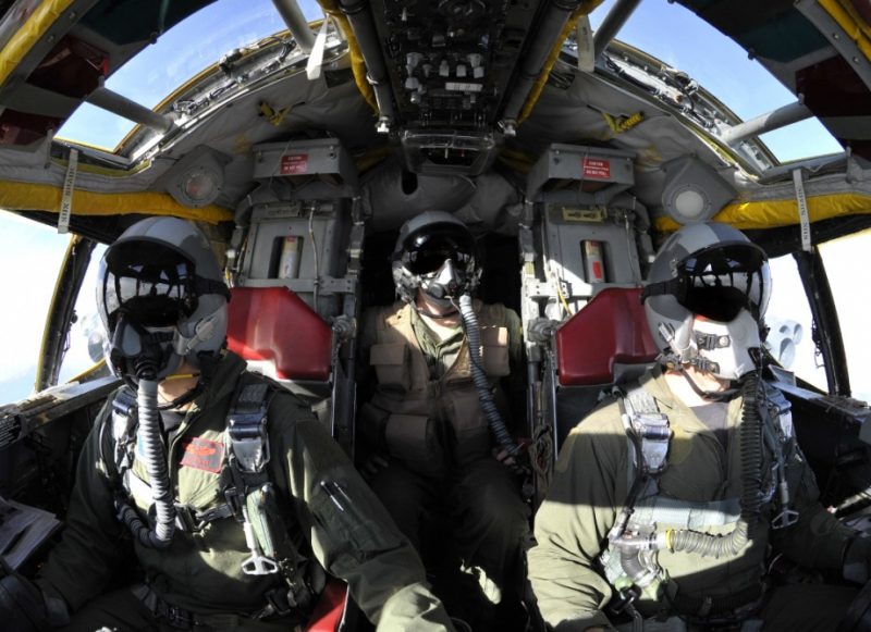 b-52-stratofortress-cockpit-920-51
