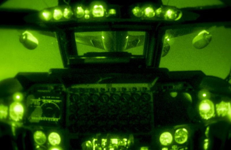 b-52-stratofortress-cockpit-920-54