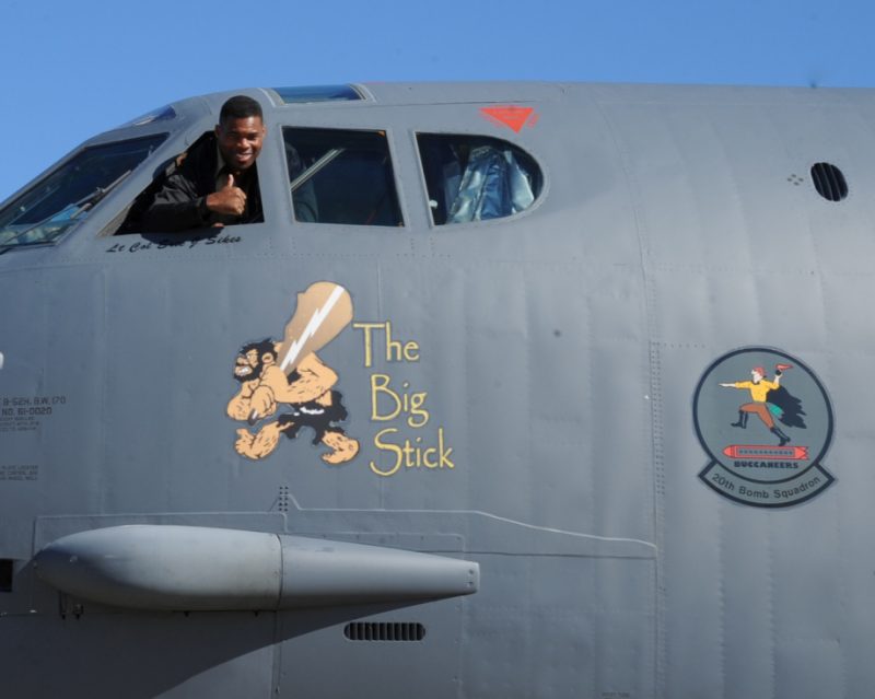 b-52-stratofortress-cockpit-920-9