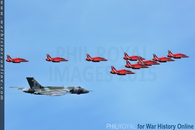 2-_Vuclan_Red_Arrows