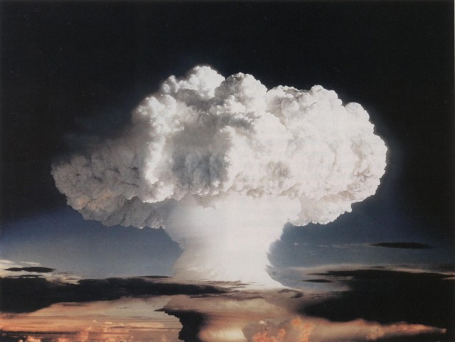 -Ivy_Mike-_atmospheric_nuclear_test_-_November_1952_-_Flickr_-_The_Official_CTBTO_Photostream