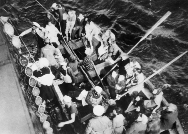 Sinking_of_Ss_Athenia,_September_1939_HU51008