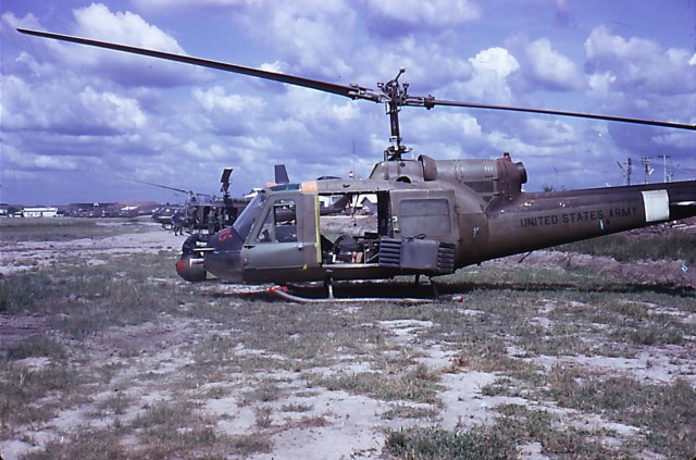 103Sigs_15-19_1966_BL_Vietnam0247