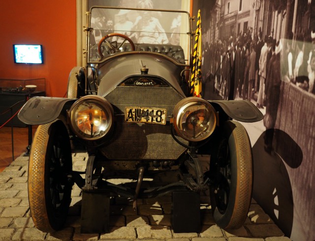 ARCHDUKE FERDINAND CAR VIENNA